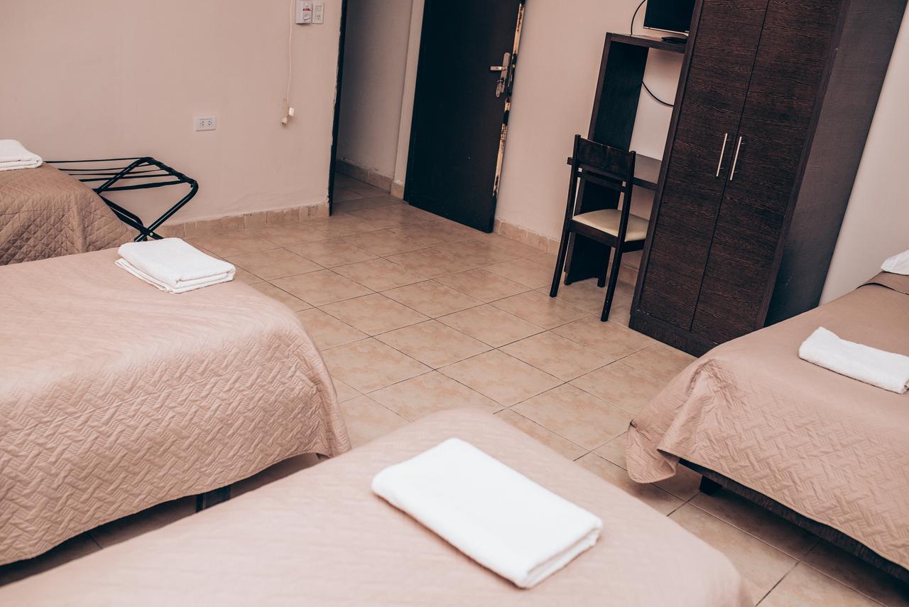 Hotel Solano 圣地亚哥-德尔埃斯特罗 外观 照片