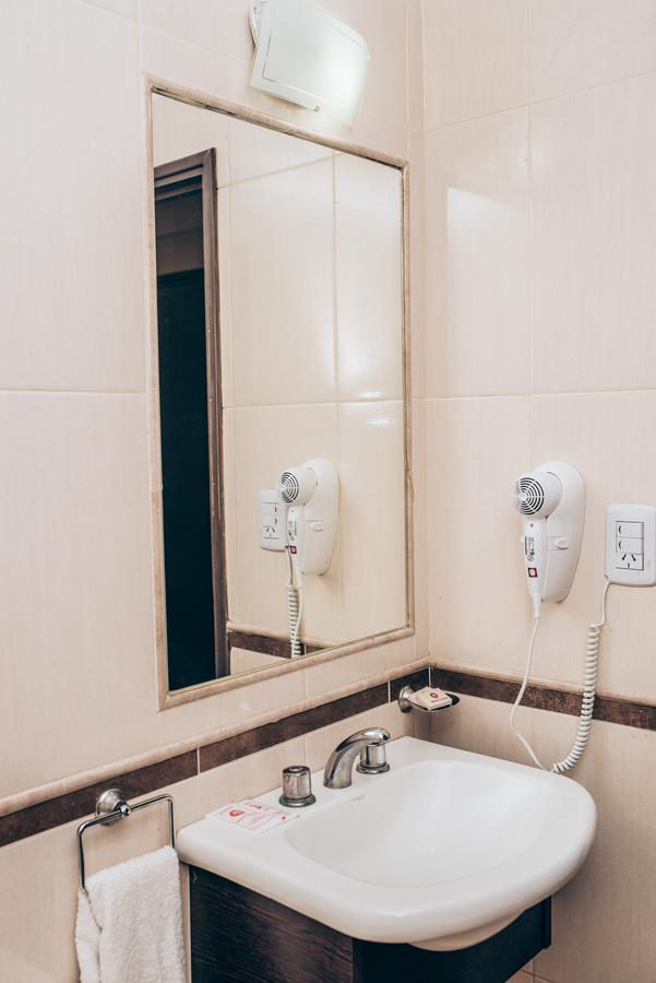 Hotel Solano 圣地亚哥-德尔埃斯特罗 外观 照片
